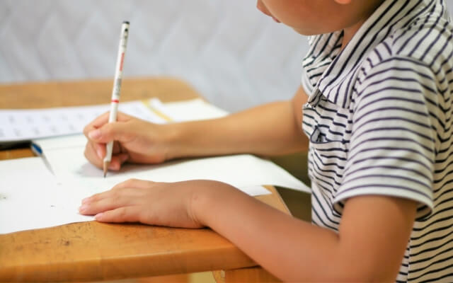 専門機関や学習塾に協力を求める