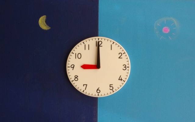 昼夜逆転に悩む不登校の子どもは約70%