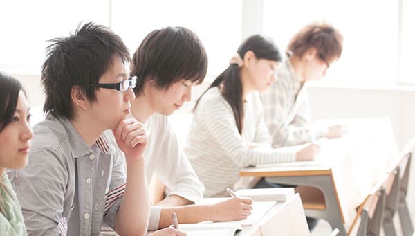大学生時代〜楽しかった勉強。塾講師を経て、教員を目指す〜