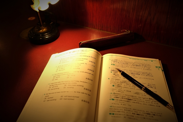 毎日深夜まで勉強を続けていたCさん