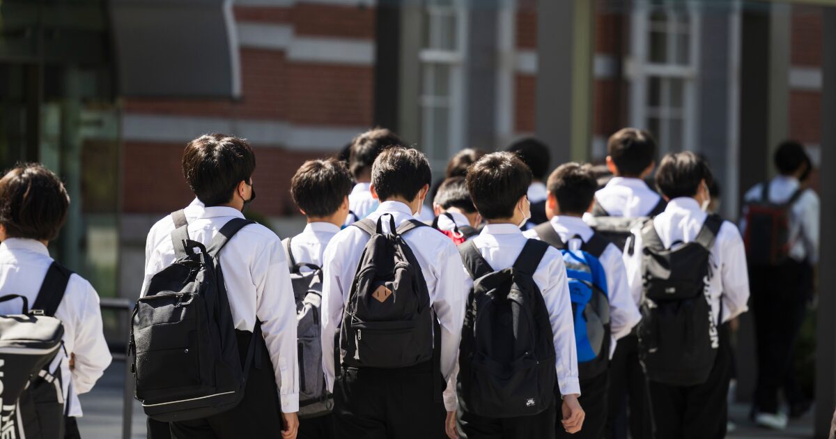 集団行動が苦手なあなたへ　乗り切るための対策を解説
