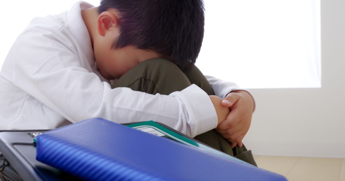 ASDのあるお子さんが不登校になる理由　保護者ができる対応を解説